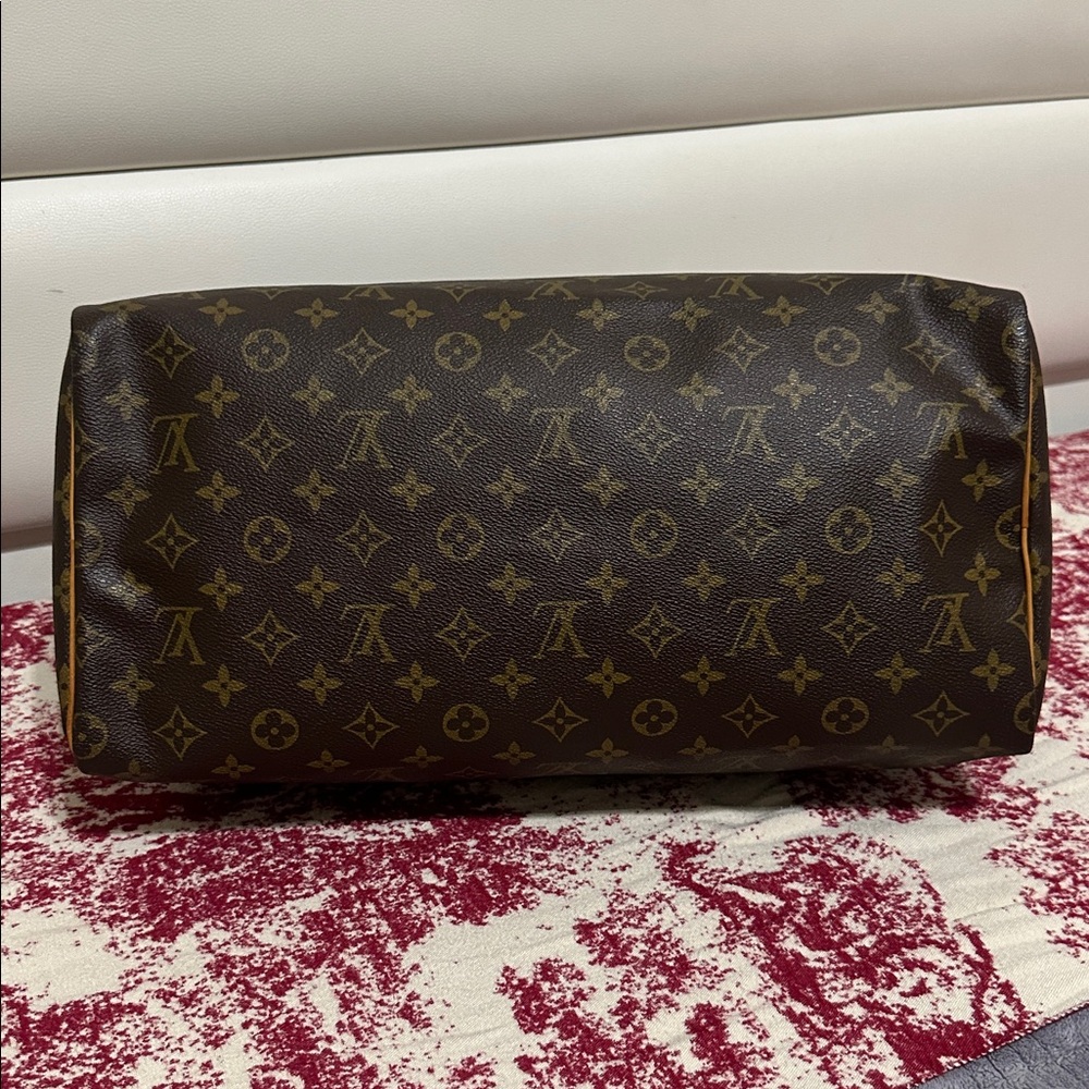 Louis Vuitton Monogram Speedy 40 - Picture 7 of 15